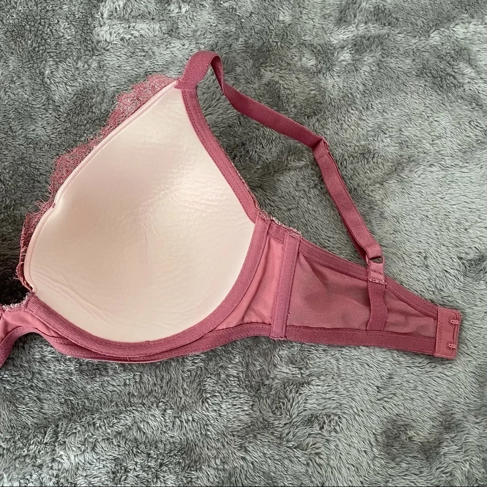 ictoria's Secret Very Sexy Pink Lace Lined Bra 32DD Shimmer Push Up Velvet